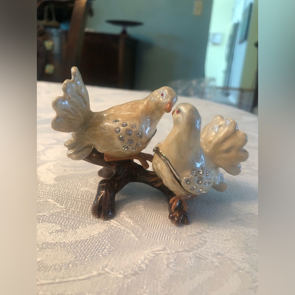 Elegant Cream Bird Figurine with Rhinestones